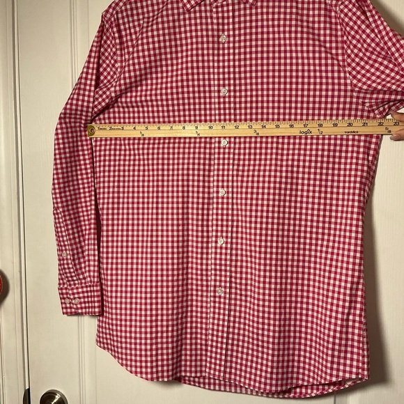 Linda Uomo Performance Shirt in Vibrant Pink - Picture 3 of 7